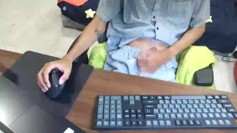 Snapshot of slimslimxxx chatting on April 13, 12:16 am slimslimxxx online show from April 13, 12:16 am