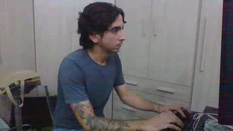 Snapshot of slimteaser089 chatting on November 2, 6:43 pm SlimTeaser089 online show from November 2, 6:43 pm