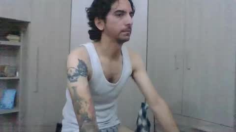 Snapshot of slimteaser089 chatting on November 9, 1:42 pm SlimTeaser089 online show from November 9, 1:42 pm