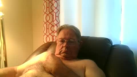 Snapshot of slippery_duck chatting on September 25, 2:32 pm slippery_duck online show from September 25, 2:32 pm