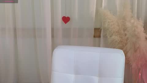 Emilia online show from February 14, 12:24 pm