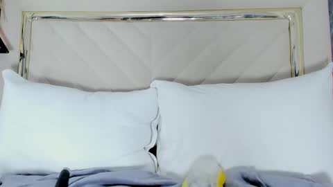 Snapshot of slut_milf1_ chatting on September 8, 7:57 pm Luna online show from September 8, 7:57 pm