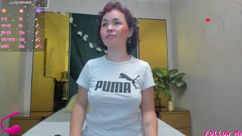 Snapshot of slut_milf4u chatting on December 12, 11:29 am Paola online show from December 12, 11:29 am