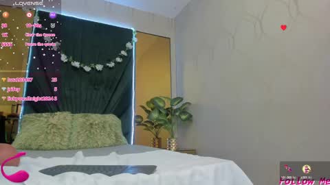 Snapshot of slut_milf4u chatting on December 14, 3:04 pm Paola online show from December 14, 3:04 pm