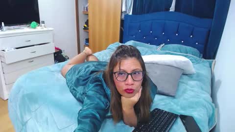 Slutdirtyxxx online show from September 21, 9:22 am