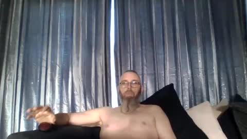 Snapshot of slutfucker20 chatting on April 12, 7:13 am slutfucker20 online show from April 12, 7:13 am