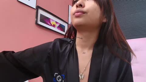 Snapshot of slutlittlecamila chatting on December 12, 11:47 pm CAMILA online show from December 12, 11:47 pm