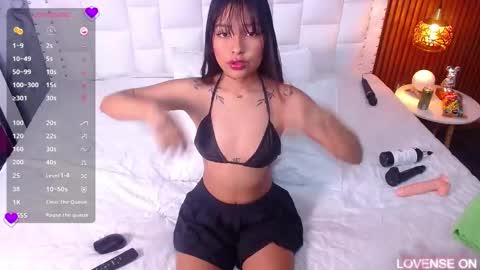 Snapshot of slutlittlecamila chatting on March 11, 3:05 am CAMILA online show from March 11, 3:05 am