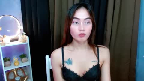 Snapshot of slutmistresscummer chatting on December 18, 6:52 am slutmistresscummer online show from December 18, 6:52 am