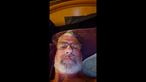slutt155048 online show from December 19, 9:16 am