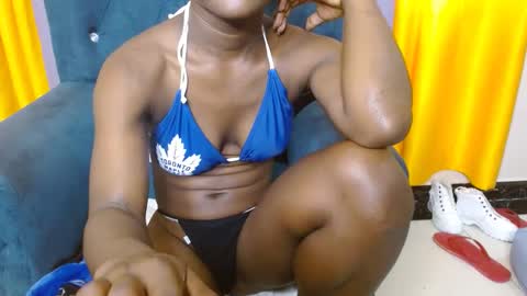 Snapshot of slutty_charmz chatting on October 1, 5:35 am Bree online show from October 1, 5:35 am