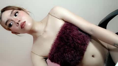 slutty_rose69 online show from May 9, 8:47 pm