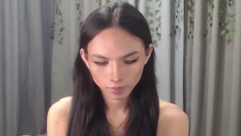 Snapshot of sluttychie chatting on December 10, 9:55 am CHIE CHIE online show from December 10, 9:55 am