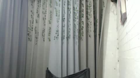 Snapshot of sluttychie chatting on February 10, 12:52 am CHIE CHIE online show from February 10, 12:52 am