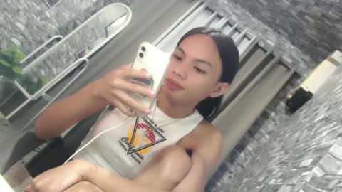 Snapshot of sluttychie chatting on February 25, 6:47 am CHIE CHIE online show from February 25, 6:47 am