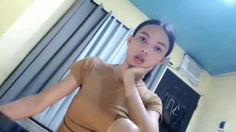 Snapshot of sluttychie chatting on February 28, 9:32 am CHIE CHIE online show from February 28, 9:32 am