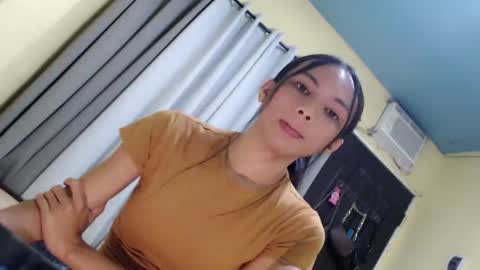 Snapshot of sluttychie chatting on March 5, 8:32 am CHIE CHIE online show from March 5, 8:32 am