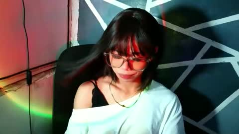sluttypatotie online show from April 24, 4:20 pm