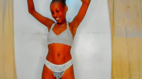Snapshot of sluttysam_ chatting on May 30, 7:00 pm Sexyslutt online show from May 30, 7:00 pm