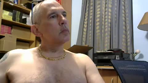 Snapshot of sluttyslave81 chatting on January 19, 7:25 am sluttyslave81 online show from January 19, 7:25 am
