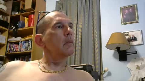 Snapshot of sluttyslave81 chatting on February 7, 9:05 am sluttyslave81 online show from February 7, 9:05 am