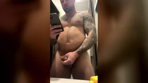 Snapshot of sly050585 chatting on January 18, 7:12 am sly050585 online show from January 18, 7:12 am