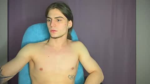Snapshot of sly_gus chatting on January 14, 4:40 pm Gus online show from January 14, 4:40 pm