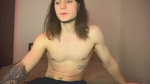 Snapshot of sly_gus chatting on February 17, 6:15 pm Gus online show from February 17, 6:15 pm