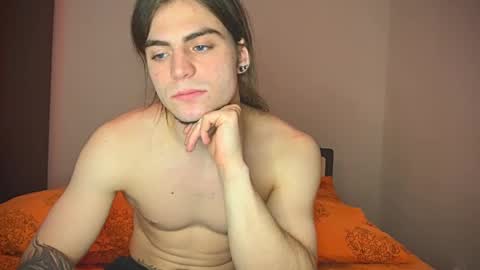 Snapshot of sly_gus chatting on March 5, 5:08 pm Gus online show from March 5, 5:08 pm