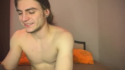 Snapshot of sly_gus chatting on March 6, 4:49 pm Gus online show from March 6, 4:49 pm