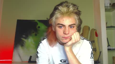 Snapshot of sly_gus chatting on September 10, 3:17 am Gus online show from September 10, 3:17 am