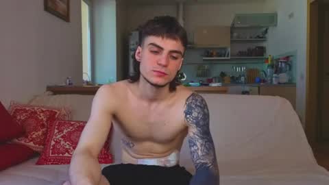 Gus online show from April 27, 8:45 am