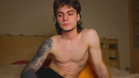 Snapshot of sly_gus chatting on June 24, 7:57 pm Gus online show from June 24, 7:57 pm