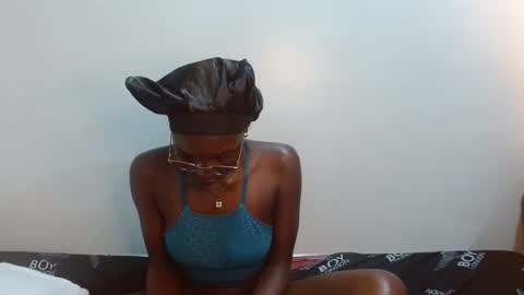 Snapshot of sly_rose chatting on November 12, 8:52 pm sly_rose online show from November 12, 8:52 pm