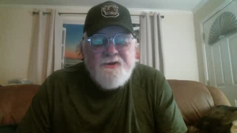 Snapshot of slydevil_sc chatting on May 1, 2:05 am Sly online show from May 1, 2:05 am