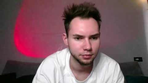 Snapshot of slyfox1_ chatting on April 6, 9:32 am Slyfox online show from April 6, 9:32 am