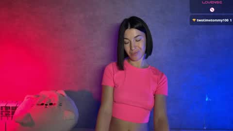 Snapshot of smaillev chatting on April 23, 8:11 pm Melani online show from April 23, 8:11 pm