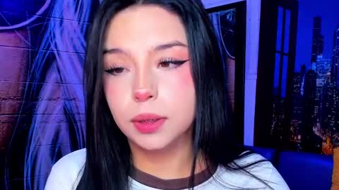 Snapshot of small__naughty chatting on December 9, 2:06 pm Mariana Torres online show from December 9, 2:06 pm