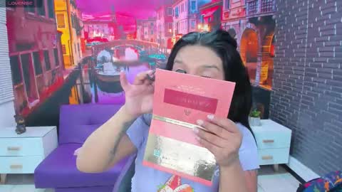 Mariana Torres online show from November 10, 1:43 pm