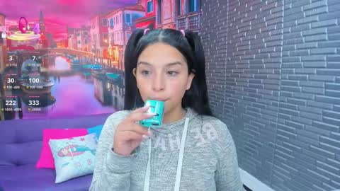 Mariana Torres online show from December 18, 1:50 pm