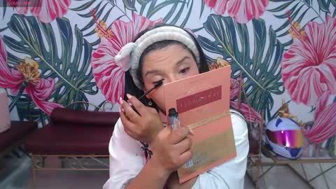 Mariana Torres online show from May 5, 1:19 pm