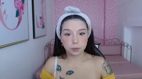Mariana Torres online show from May 14, 1:29 pm