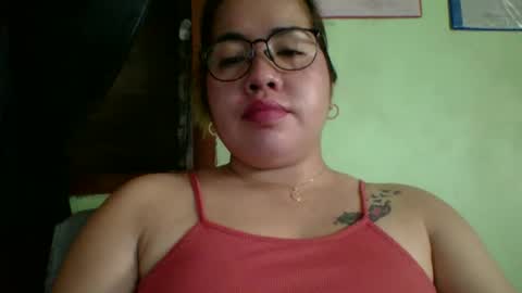 Snapshot of small_boobs59 chatting on April 13, 2:50 am Lovewella online show from April 13, 2:50 am