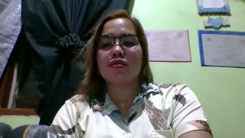 Snapshot of small_boobs59 chatting on May 7, 2:44 pm Lovewella online show from May 7, 2:44 pm