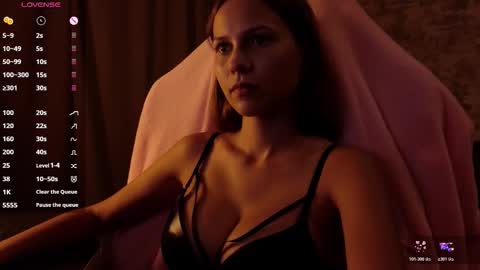 Emma online show from October 20, 7:03 pm