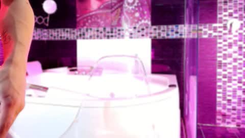 Small Hot19 online show from December 19, 9:16 am