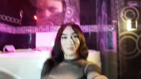 Small Hot19 online show from February 14, 9:50 am