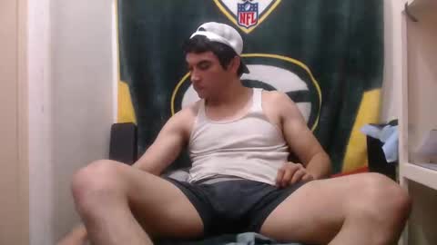 Snapshot of small_wood21 chatting on February 17, 8:52 am small wood21 online show from February 17, 8:52 am