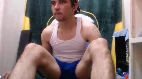 Snapshot of small_wood21 chatting on February 19, 11:28 am small wood21 online show from February 19, 11:28 am