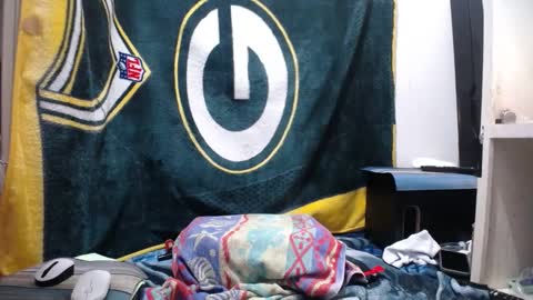 Snapshot of small_wood21 chatting on September 13, 3:01 pm small wood21 online show from September 13, 3:01 pm